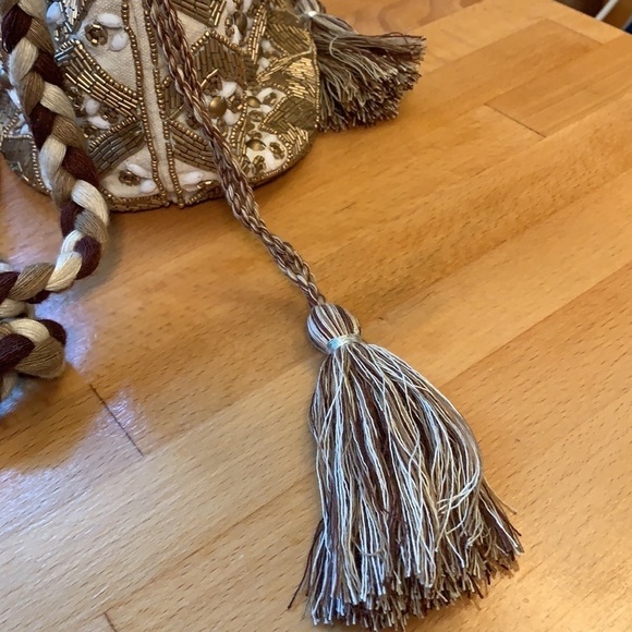 Sam Edelman Abela Beaded Bucket Bag - Picture 4 of 10